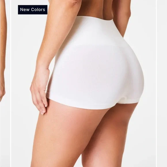 Spanx extraordinary Boyshort in Linen - Picture 2 of 3